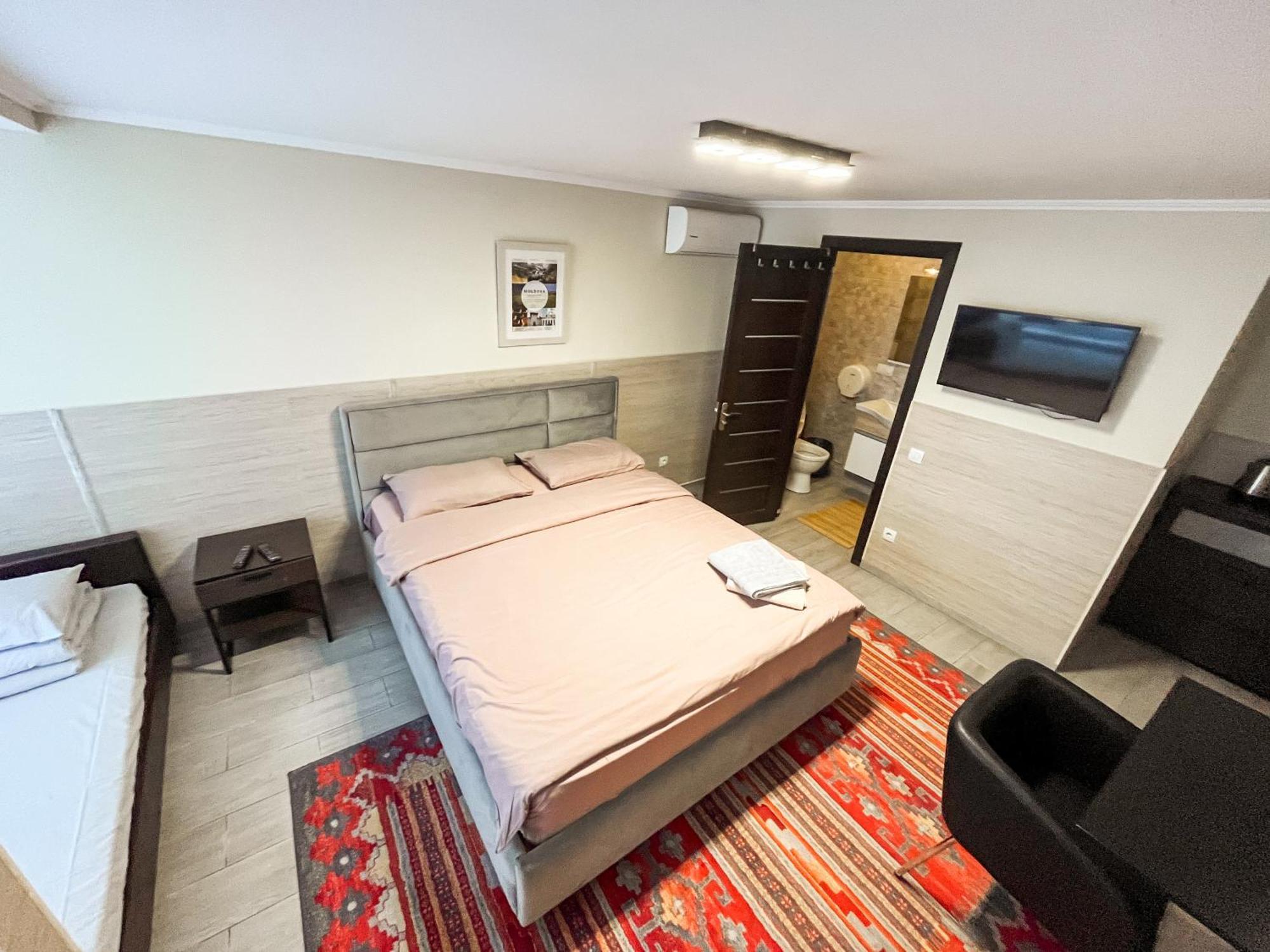 77/5 Hotell Chişinau Exteriör bild